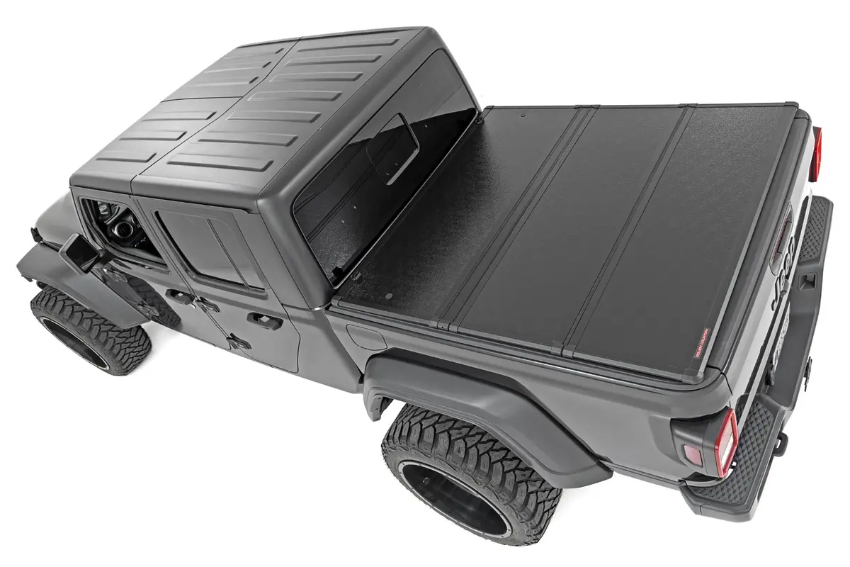 Rough Country Tri Fold Aluminum Tonneau Cover For 2020-2026 Jeep Gladiator Jt (5' Bed) 1