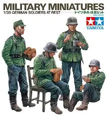1:35 German Soldiers At Rest 1