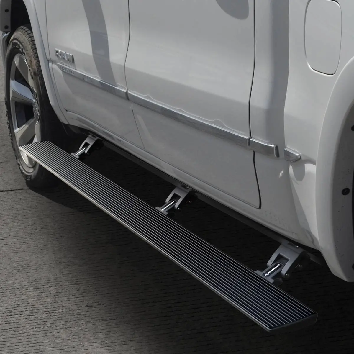 Go Rhino E1 Electric Running Boards For 2019-2024 Ram 1500 Crew Cab 4 Door 1