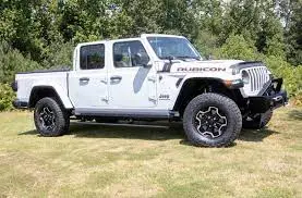 Amp Research 20-22 Jeep Gladiator (Launch/Overlnd/Rubicon/Sport) Powerstep (Incl. 4 Motors) - Black 1