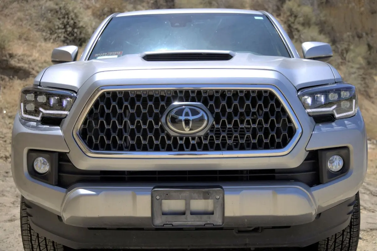 Attica 4X4 Chatt0682-Gbc Rogue Series Led Headlights For 2016-2024 Toyota Tacoma (Plug And Play) 1