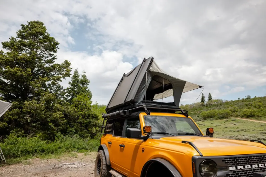 Smittybilt Aluminum Side Opening Roof Top Tent Rtt - Recon Recovery 1