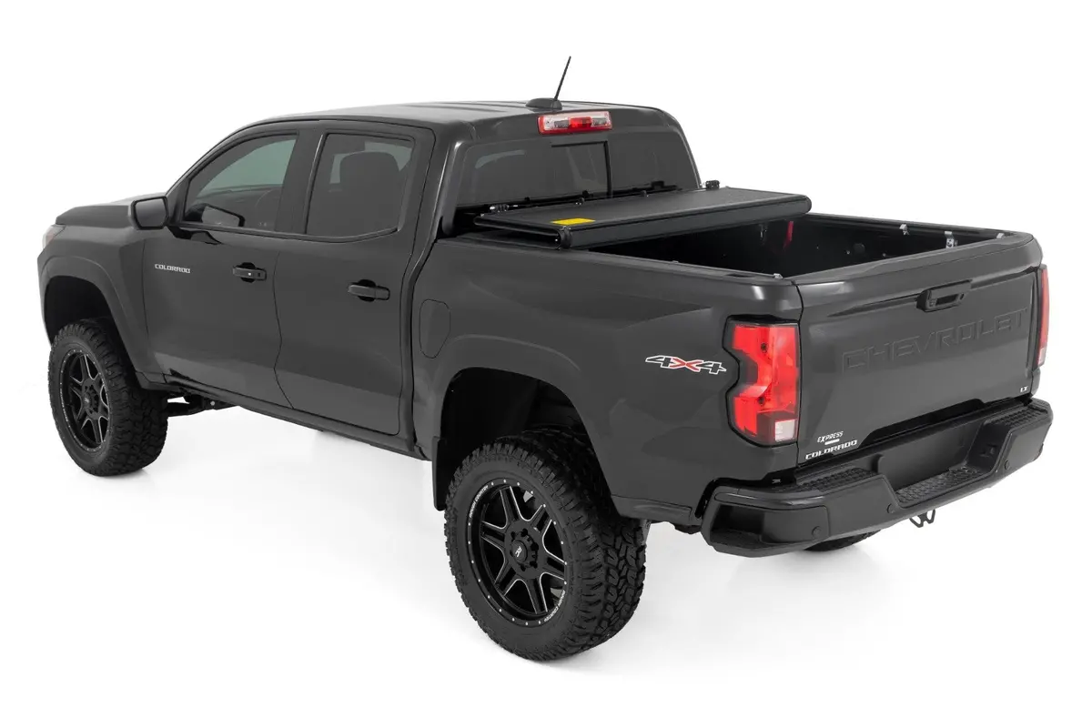 Rough Country Hard Fold Low Profile Aluminum Tonneau Cover For 2015-2026 Colorado Canyon 1