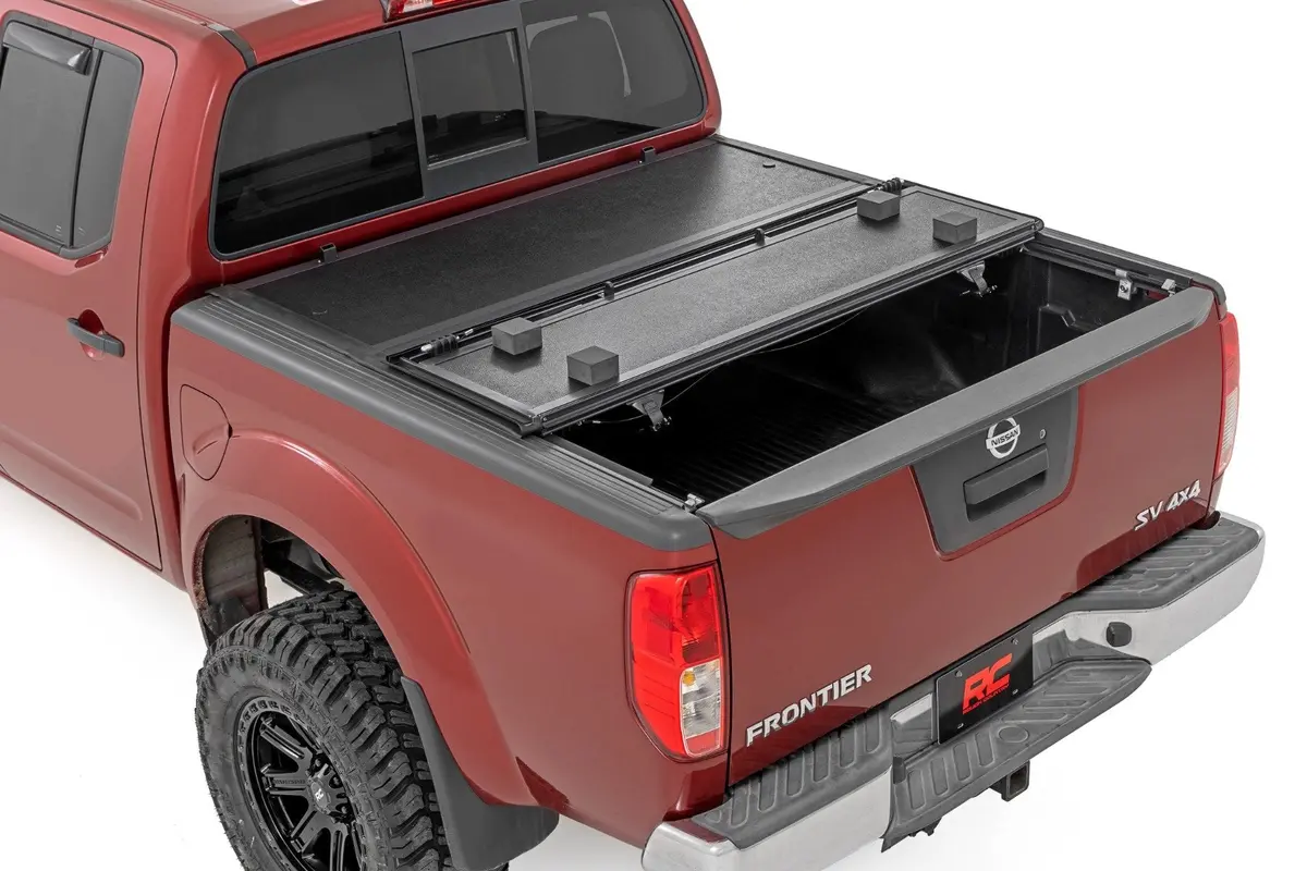 Rough Country Hard Fold Aluminum Tonneau Cover For 2005-2021 Nissan Frontier 5' Bed 1