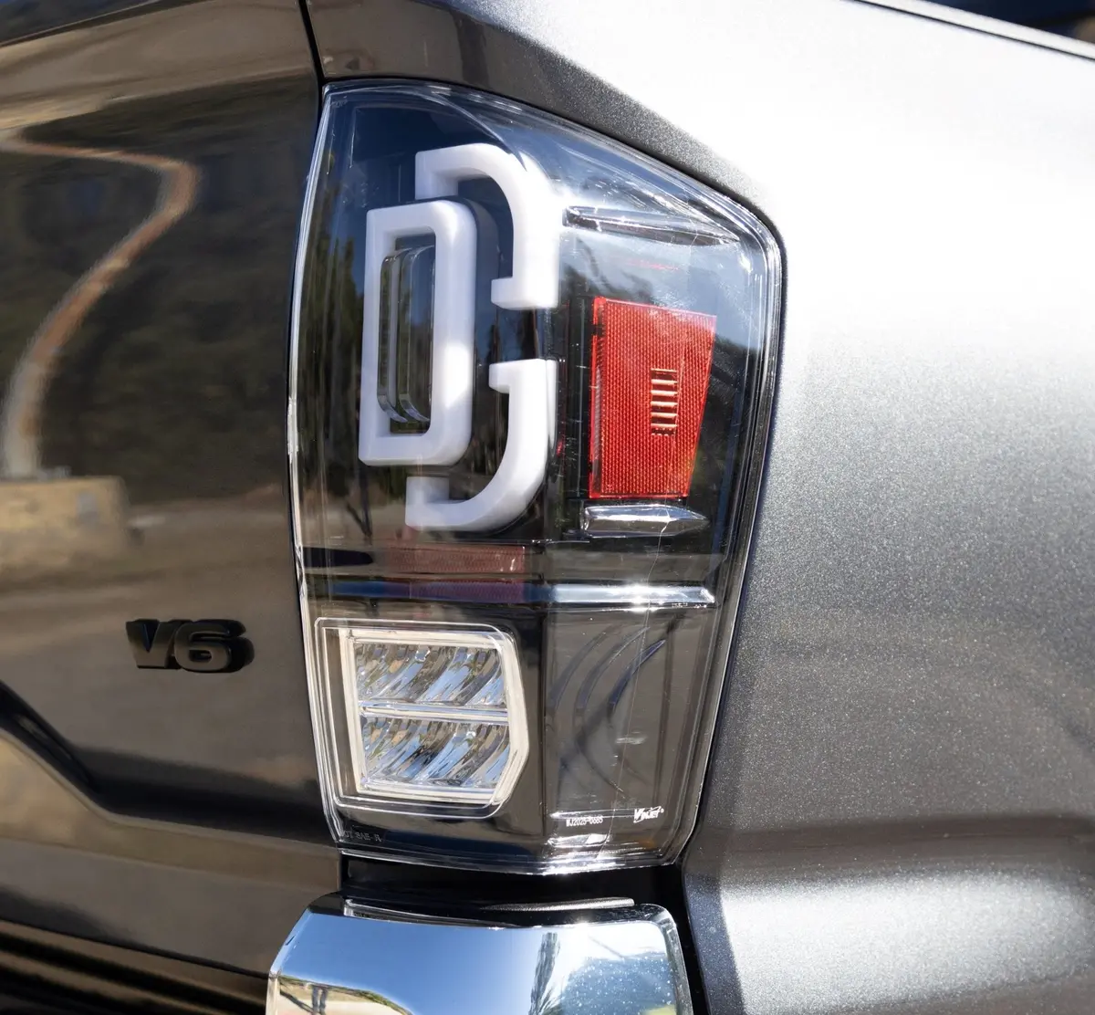 Winjet Renegade V2 Led Sequential Taillights For 2016-2023 Toyota Tacoma (Gloss Back/Clear) - Recon Recovery 1