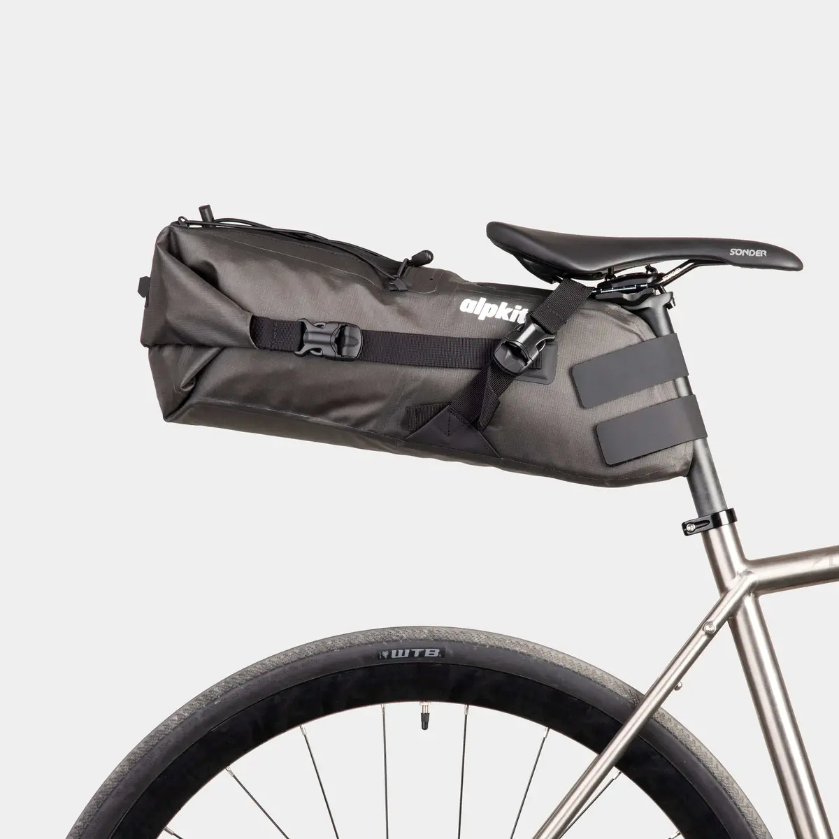 Deluge Saddle Pack 12L / Tarmac 1