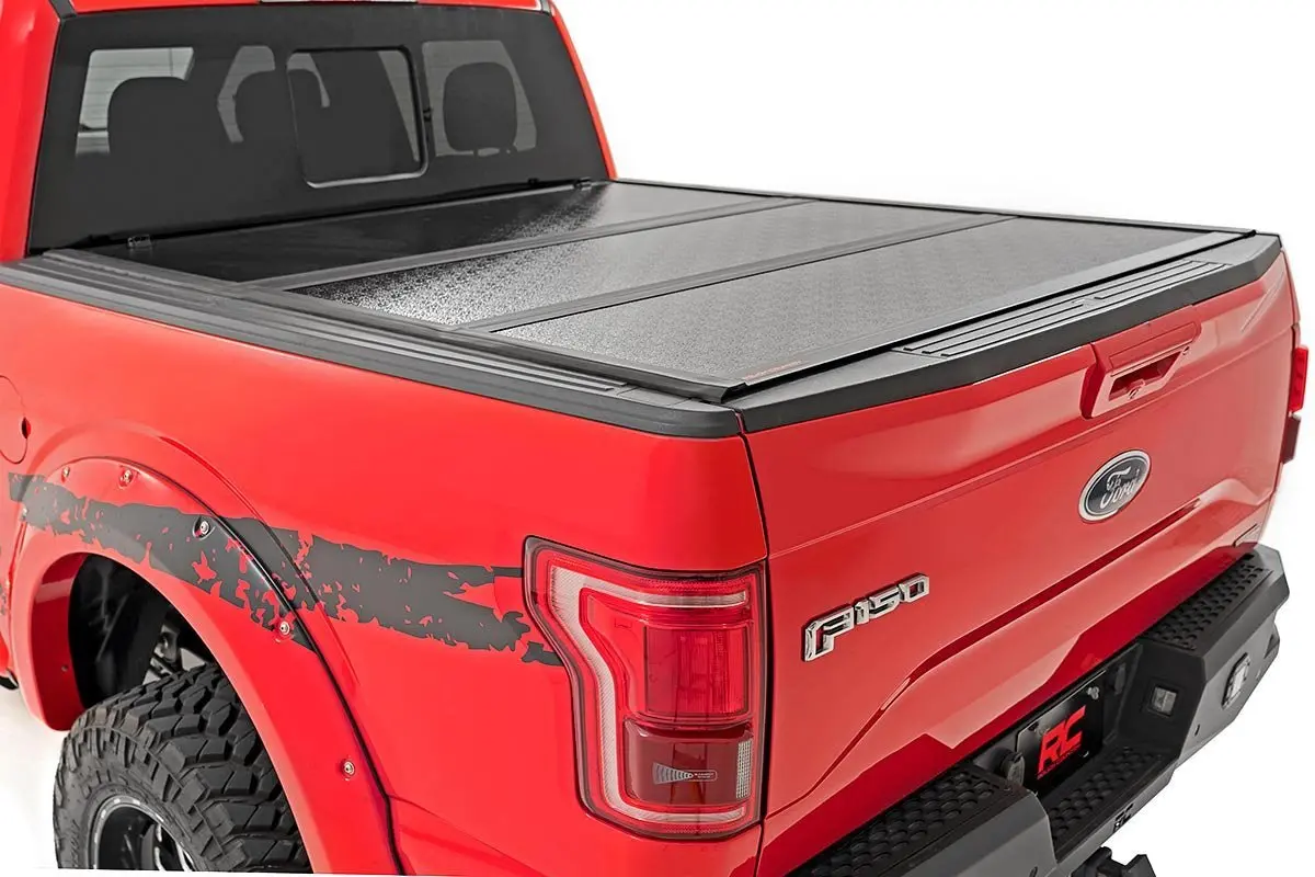 Rough Country Low Profile Tri Fold Aluminum Tonneau Cover For 2004-2014 Ford F-150 (5' 7" Bed) 1