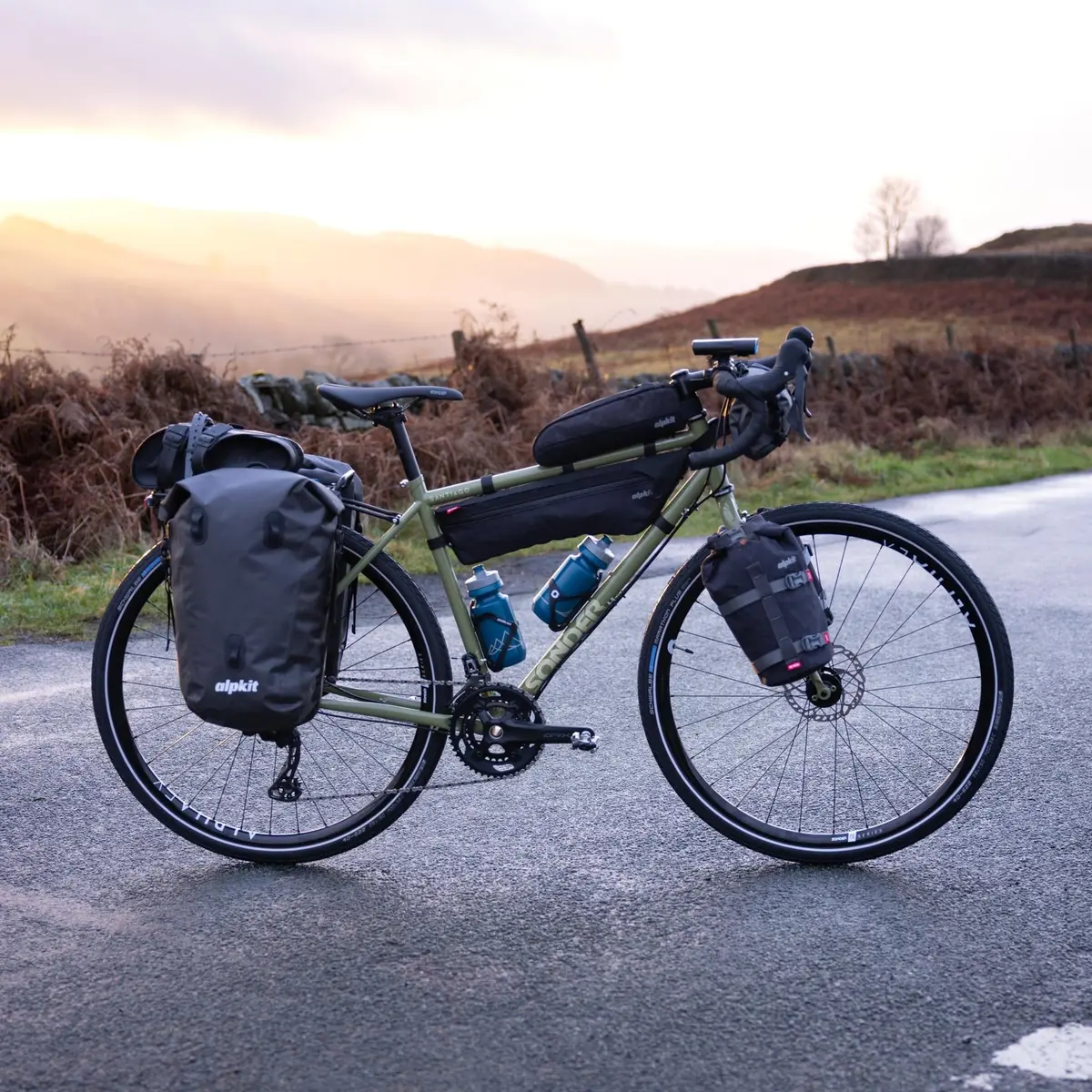 Santiago Cues Grand Tourer 2