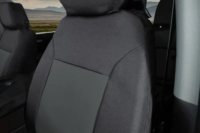 Covercraft Endura Precisionfit Seat Covers – Second Row, Black/Charcoal For 2021–2024 Chevrolet Trailblazer 1