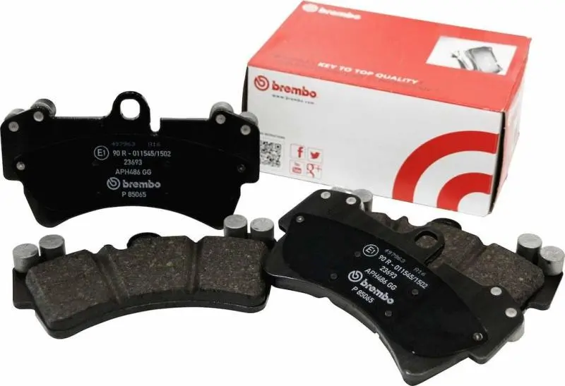 Brembo Front Ceramic Brake Pads – Nao Formula, Oe Equivalent For Bmw 530I (2001–03), 540I (1997–03), 740I (1995–01) 1